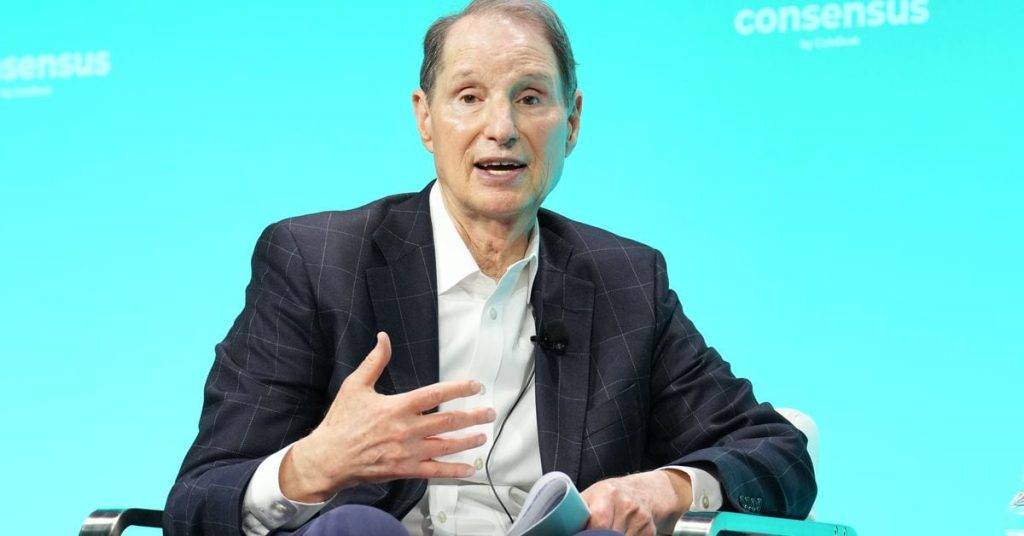 Ron Wyden Discusses FISA Reform and Cryptocurrency Perspectives