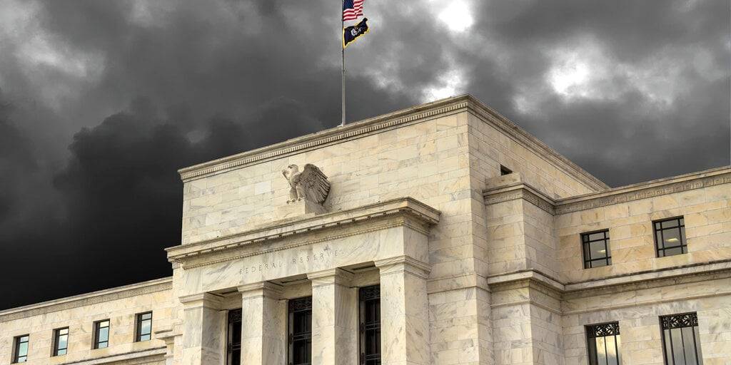 Fed Notes Slow Progress on Inflation: Impact on Cryptocurrency Explained